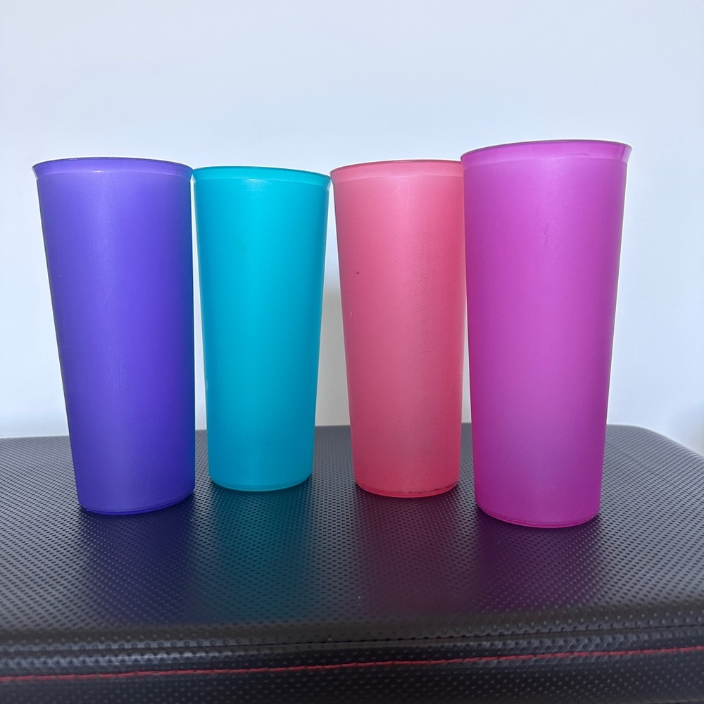 Lot of 4 Vintage Tupperware Tumblers